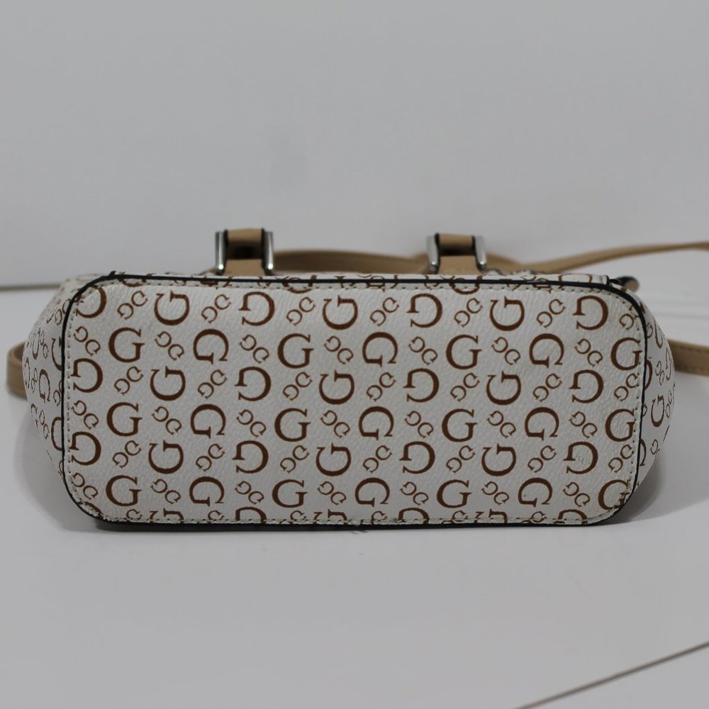 Guess Signature Small Purse - Picture 8 of 11